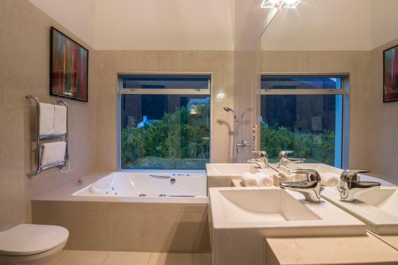 Papillon, A Relax It'S Done Luxury Holiday Home 皇后镇 外观 照片